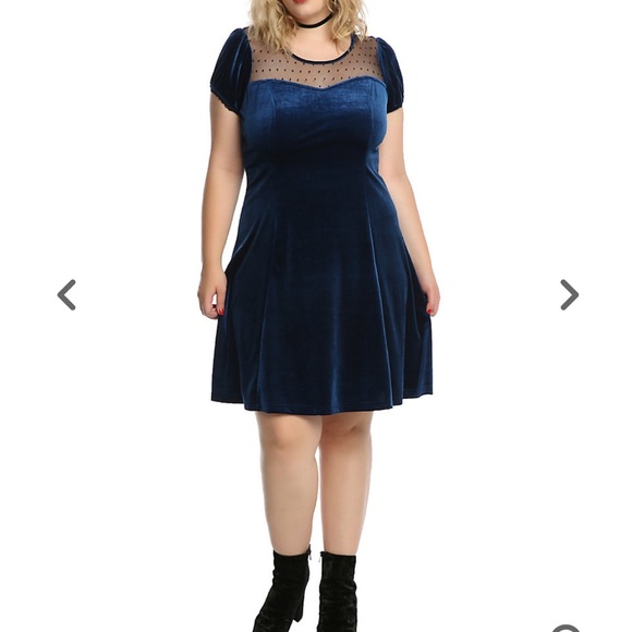 🦇 Hot Topic Blue Velvet Swiss Dot Yoke Dress Plus Size 2 (2X or 18/20) 🦇 - Picture 6 of 7